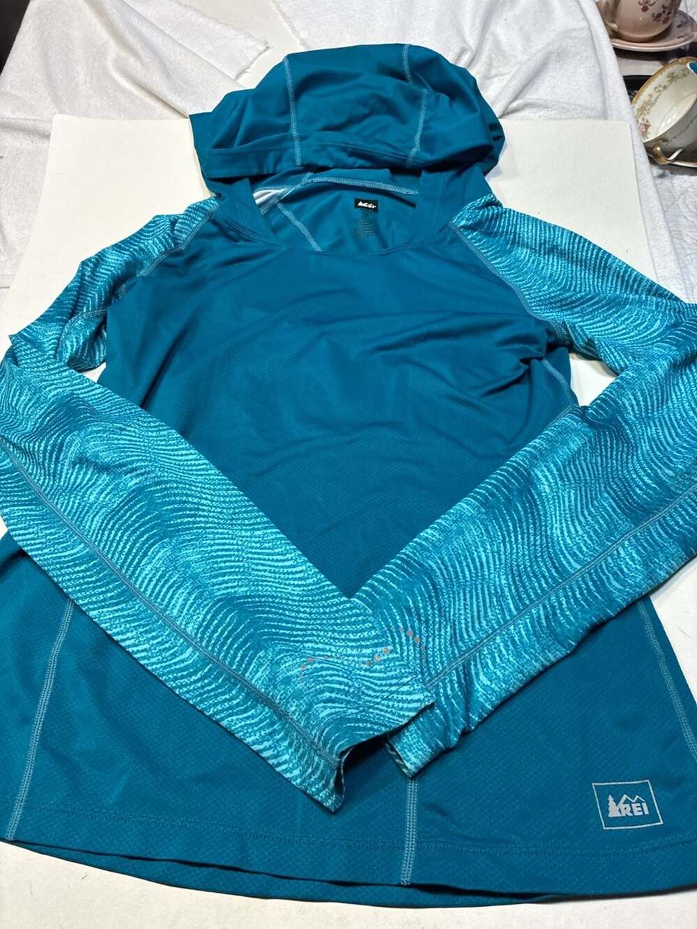 REI Running Hoodie Size XS Aqua Blue Two Tone Sleeve Mesh Pullover